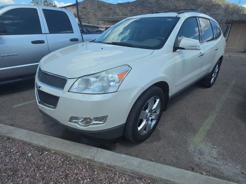 Used 2012 Chevrolet Traverse LT w/ All-Star Edition FWD image 2