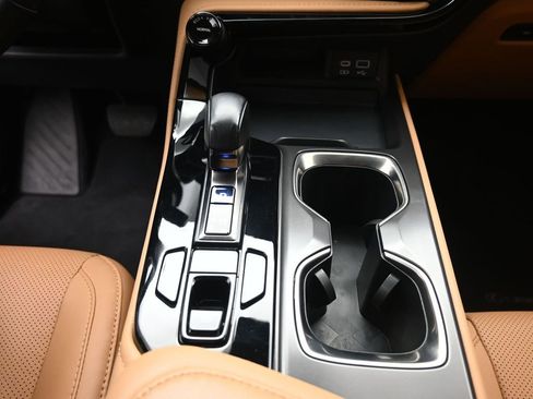 Used 2024 Lexus NX 250 FWD w/ Towing Package (2000 Lbs) image 13