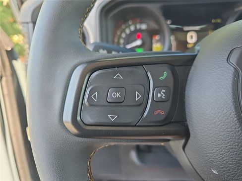 Used 2024 Jeep Wrangler Unlimited w/ Convenience Group AWD/4WD image 31