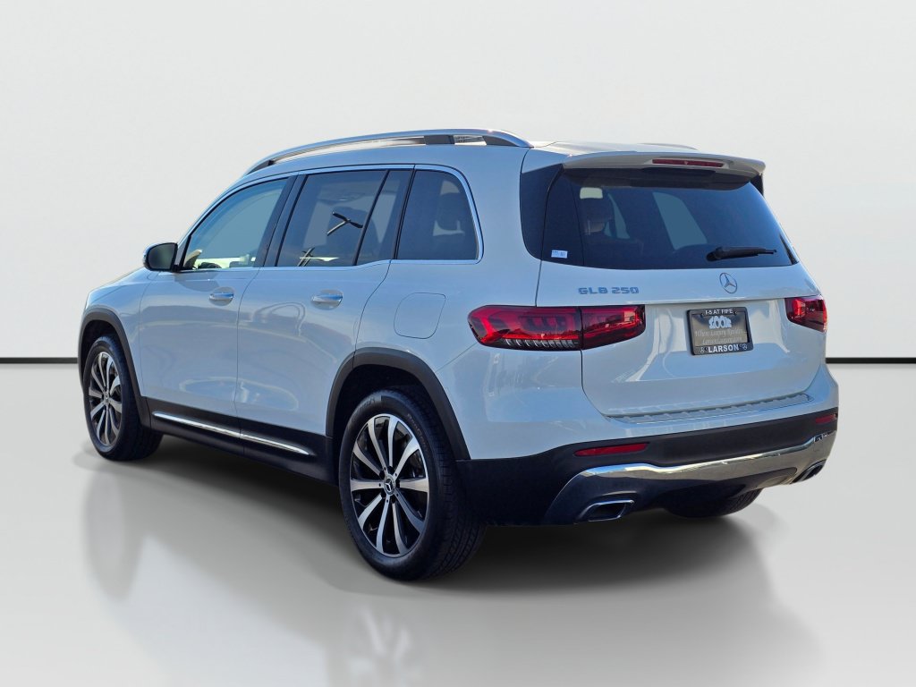 Used 2023 Mercedes-Benz GLB 250 w/ Premium Package image 3