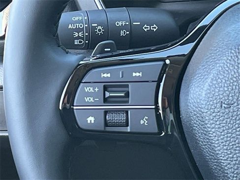 New 2025 Honda Pilot Touring image 13