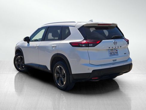 Used 2024 Nissan Rogue SV w/ SV Premium Package FWD image 9