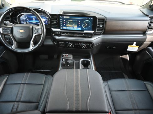 Used 2023 Chevrolet Silverado 1500 High Country AWD/4WD image 3