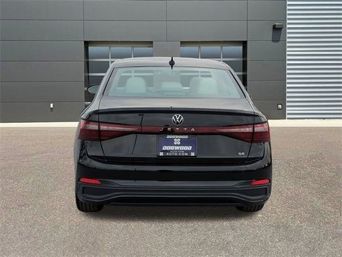 New 2026 Volkswagen Jetta SE image 6