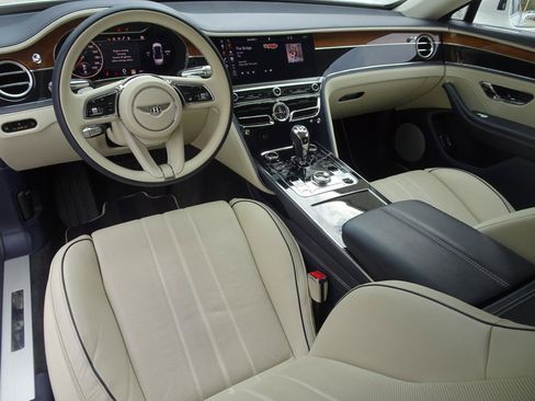 Used 2021 Bentley Flying Spur V8 AWD/4WD image 7