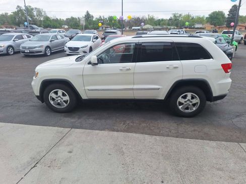 Used 2011 Jeep Grand Cherokee Laredo AWD/4WD image 5