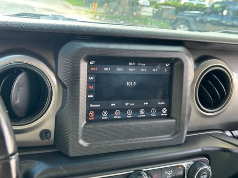 Certified 2021 Jeep Wrangler Sport S image 47