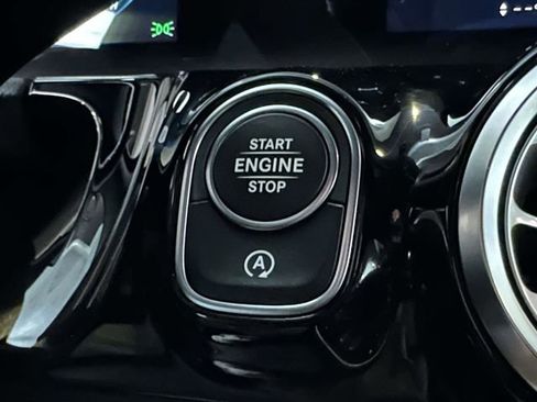 Certified 2022 Mercedes-Benz GLA 250 4MATIC image 34