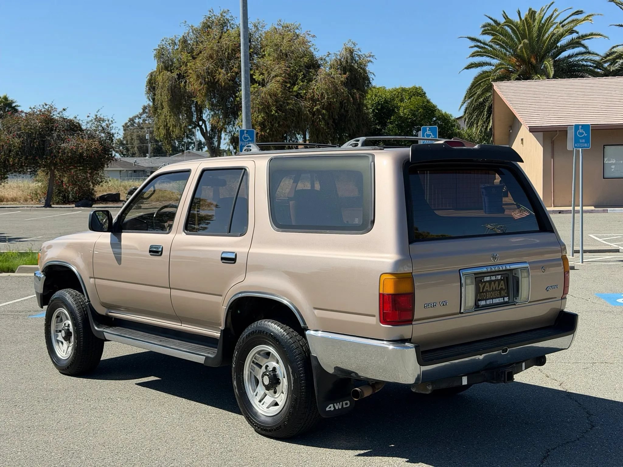 Used 1994 Toyota 4Runner SR5 AWD/4WD image 3