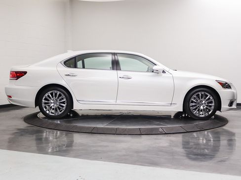Used 2014 Lexus LS 460 L RWD image 6