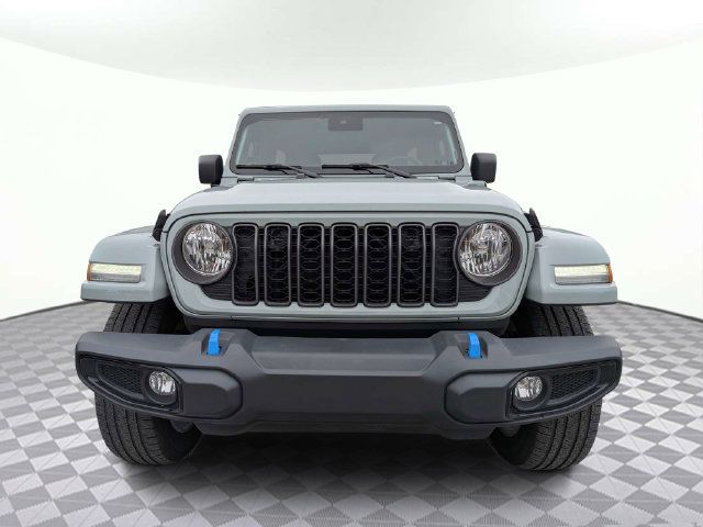 Used 2024 Jeep Wrangler Unlimited AWD/4WD image 9
