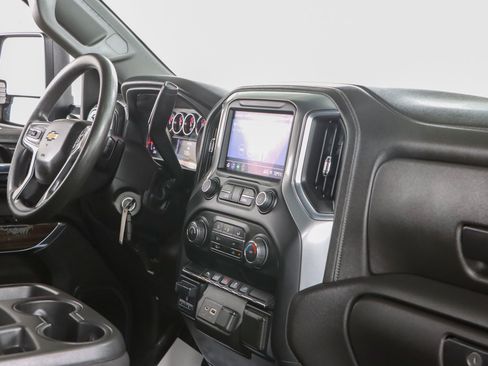Used 2022 Chevrolet Silverado 2500 LT AWD/4WD image 26