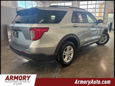 Used 2021 Ford Explorer XLT image 4