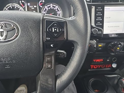 Used 2021 Toyota 4Runner TRD Off-Road Premium w/ Moonroof Package AWD/4WD image 17