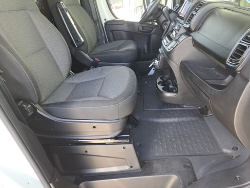 Used 2025 RAM ProMaster 2500 w/ U-Haul Equipment Group FWD image 19