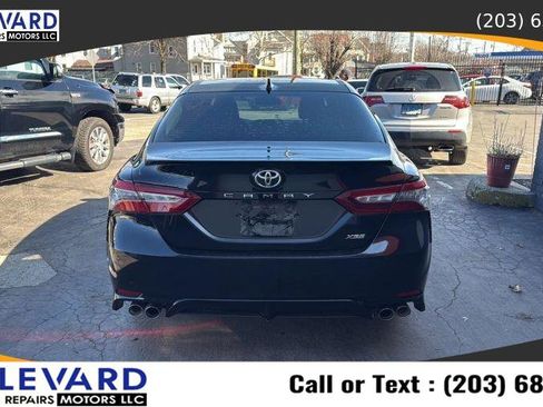 Used 2019 Toyota Camry XSE image 6