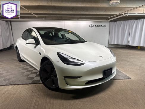 Used 2023 Tesla Model 3 Standard Range image 1