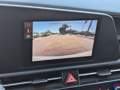 Used 2024 Kia Niro LX image 25