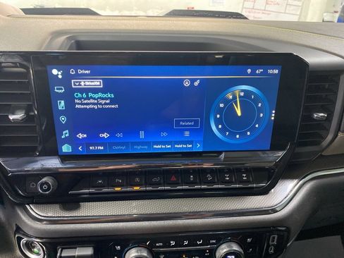 Used 2023 Chevrolet Silverado 1500 ZR2 w/ Technology Package image 28