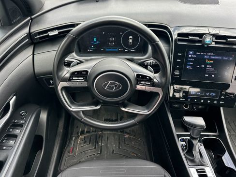 Used 2022 Hyundai Santa Cruz SEL Premium image 13