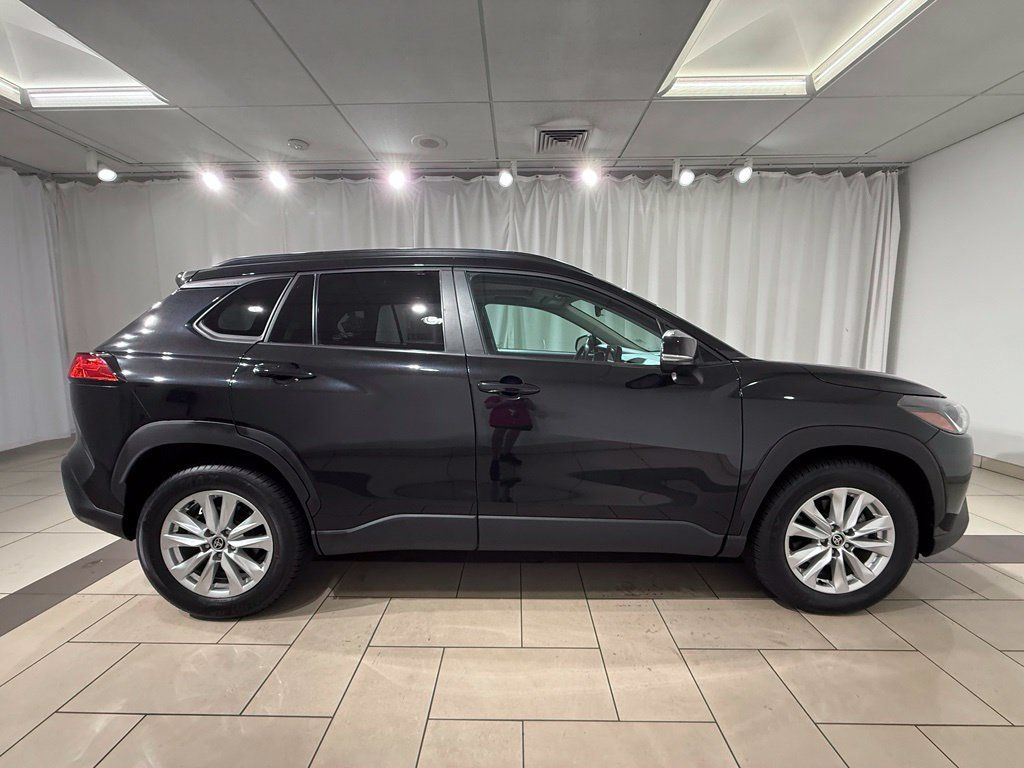 Certified 2023 Toyota Corolla Cross LE w/ Moonroof Package AWD/4WD image 6
