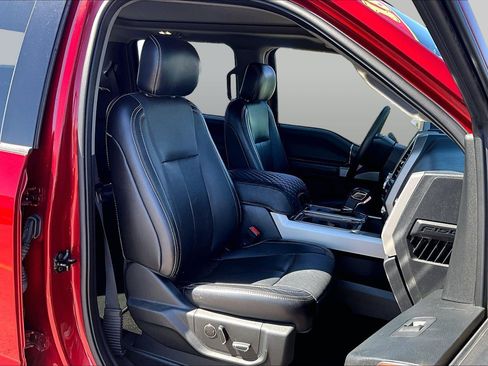 Used 2018 Ford F150 Lariat w/ Equipment Group 502A Luxury image 7