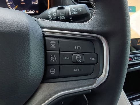 New 2026 Jeep Grand Wagoneer L Limited AWD/4WD image 25