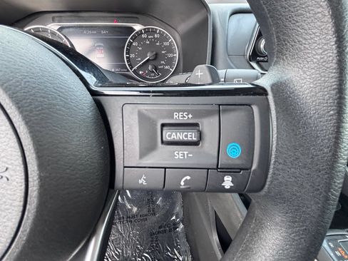 Used 2023 Nissan Rogue SV FWD image 23
