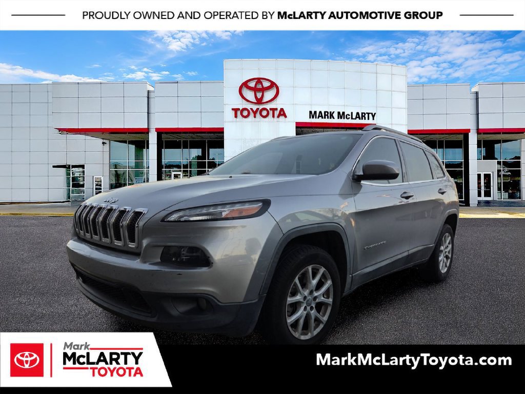 Used 2018 Jeep Cherokee Latitude Plus w/ Comfort/Convenience Group FWD 360° Tour