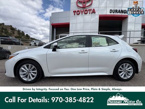 Certified 2025 Toyota Corolla SE w/ SE Package image 3