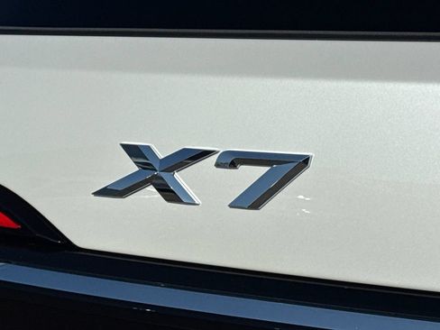 New 2027 BMW X7 xDrive40i w/ Premium Package AWD/4WD image 9