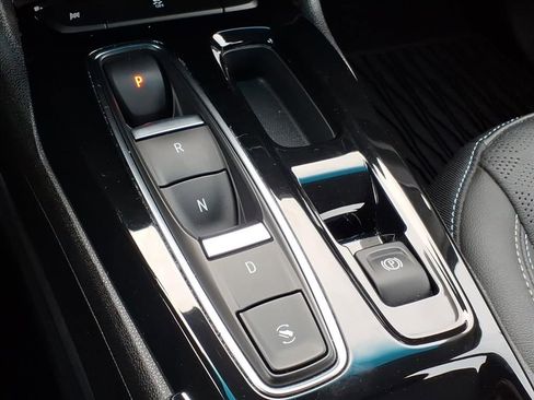 Used 2023 Chevrolet Bolt LT w/ Infotainment Package image 9