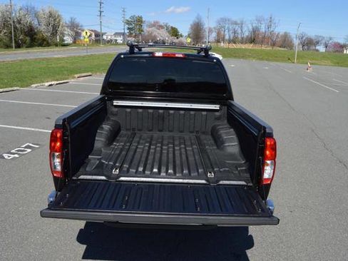 Used 2012 Nissan Frontier SL w/ Moonroof Pkg image 8