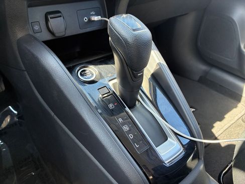 Used 2025 Nissan Versa SV FWD image 36