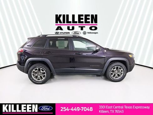 Used 2021 Jeep Cherokee Trailhawk w/ Technology Group image 9
