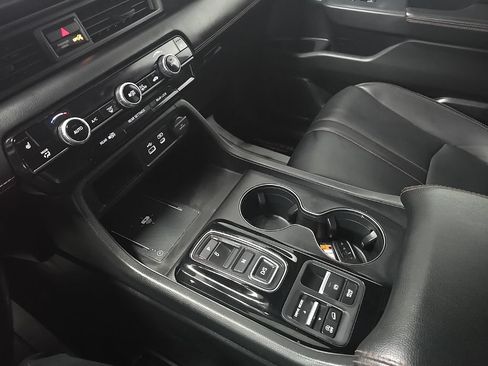 Used 2024 Honda Pilot TrailSport image 27