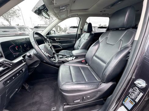 Used 2025 Kia Telluride S image 22