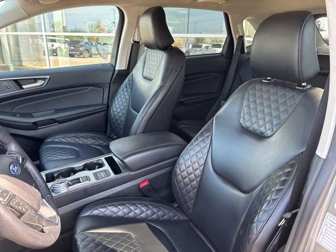 Used 2024 Ford Edge Titanium image 10