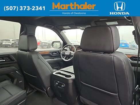 Used 2025 GMC Yukon XL Denali image 18