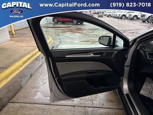 Used 2016 Ford Fusion S image 19