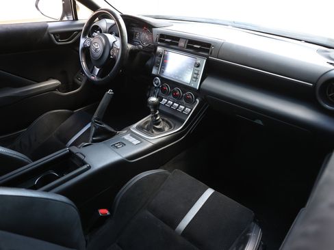 Used 2023 Toyota GR86 Premium image 23