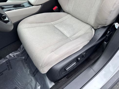 Used 2025 Honda Accord SE image 17