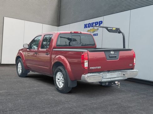 Used 2018 Nissan Frontier SV RWD image 3