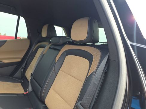 Used 2025 Chevrolet Equinox ACTIV AWD/4WD image 44