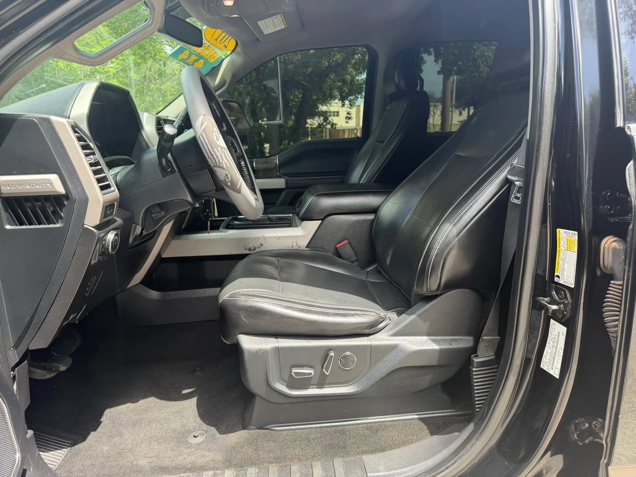 Used 2017 Ford F350 Lariat w/ Chrome Package AWD/4WD image 9