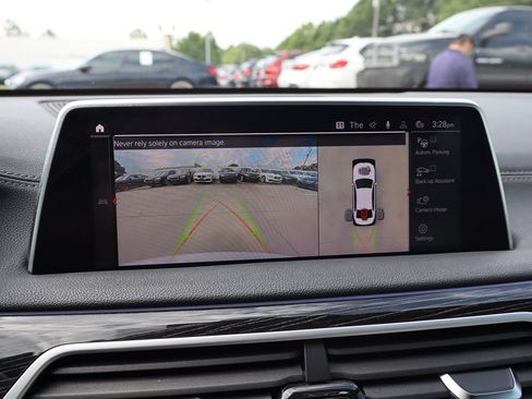 Used 2020 BMW 740i w/ M Sport Package RWD image 32