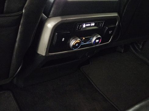 Used 2018 Ford Expedition XLT w/ Equipment Group 202A RWD image 28
