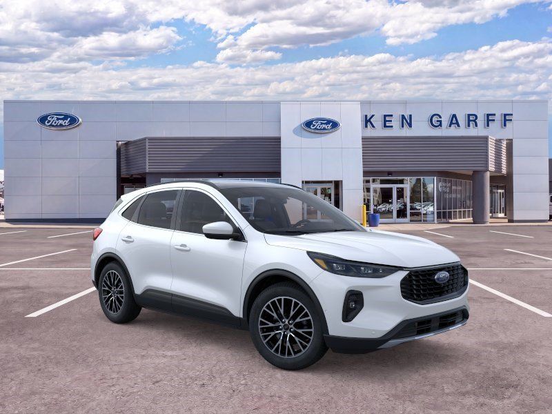 Used 2024 Ford Escape SE w/ PHEV Premium Package FWD image 10