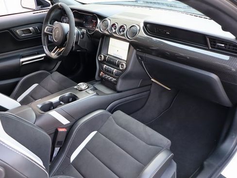 Used 2022 Ford Mustang Shelby GT500 w/ Carbon Fiber Track Pack image 37