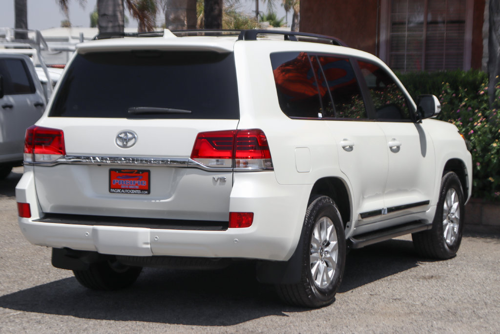 Used 2018 Toyota Land Cruiser AWD/4WD image 12
